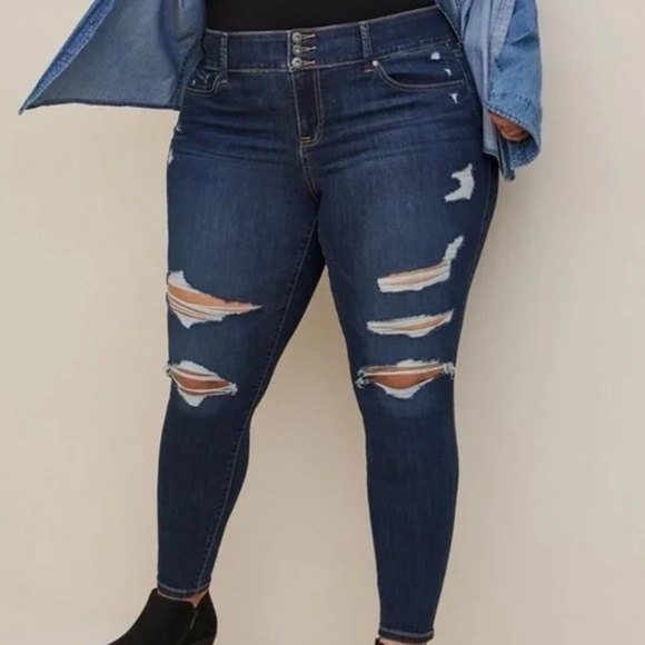 Torrid Super Soft Distressed Jegging Size 16 - Picture 1 of 4